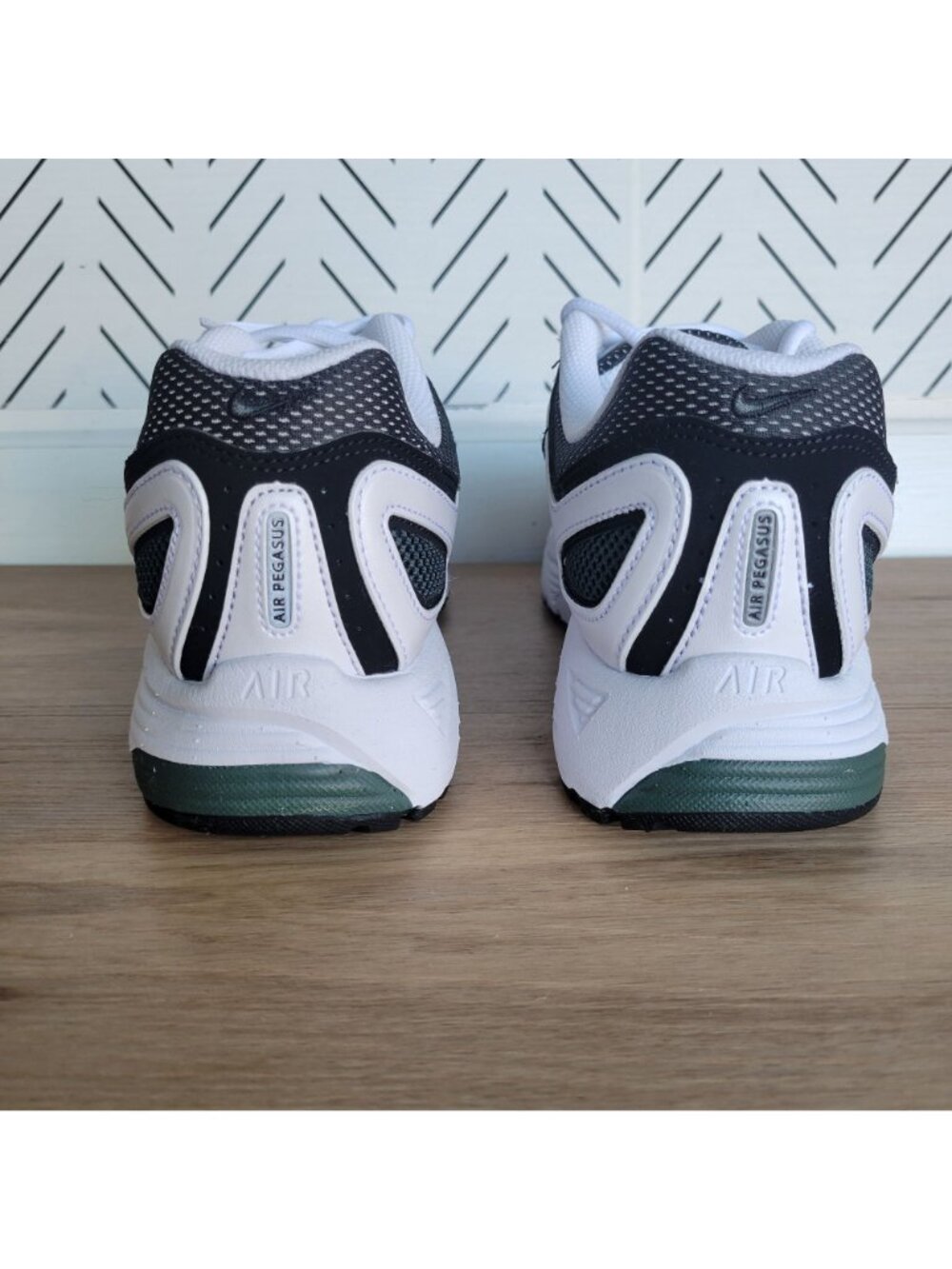 Nike Air Zoom Pegasus 2005 10 Women Running Shoes White Green Sneaker HQ5718-102 - Picture 5 of 11